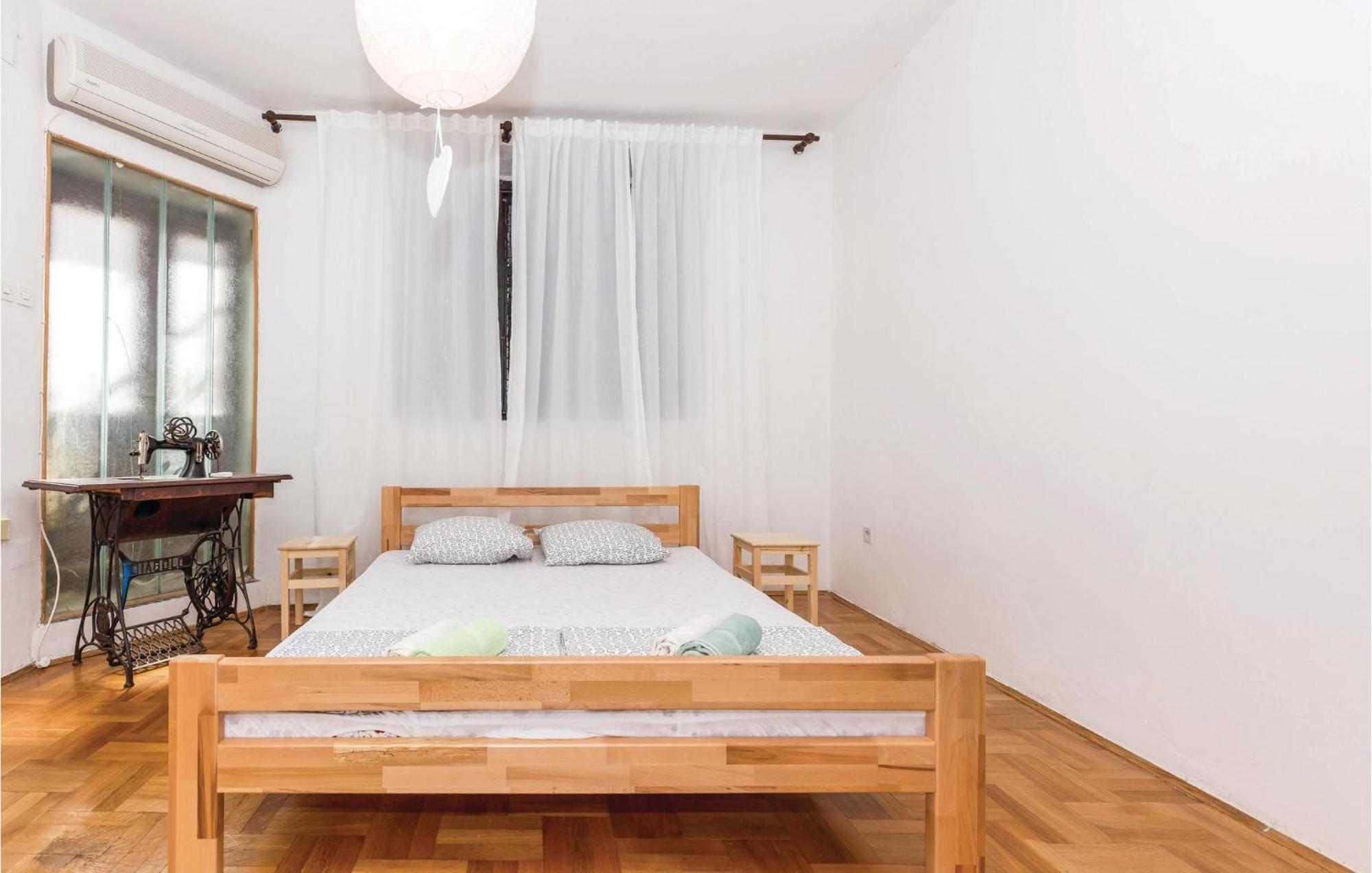 Amazing Apartment In Novi Vinodolski With Wifi Exterior foto